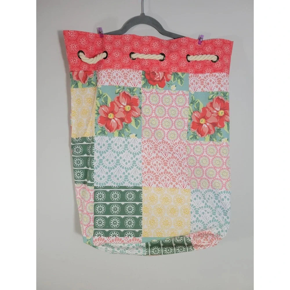 The Pioneer Woman‎  Floral Patchwork Drawstring Laundry  Bag Adjustable Strap